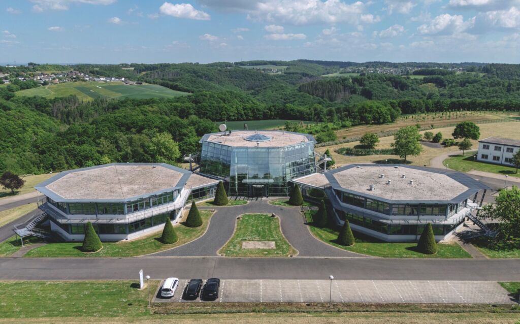 Luftaufnahme Niedax Technologie Campus in Neustadt/Wied-Rahms (Rheinland-Pfalz). 
