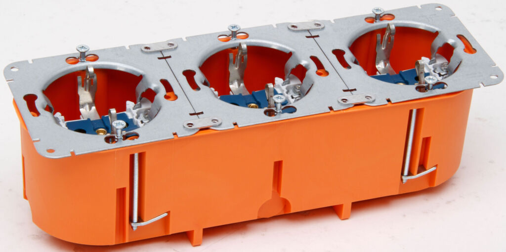 Das KombiQuick-System ist kompatibel mit den dafür vorhergesehenen Zweifach- und Dreifach-Unterputzmontagedosen.