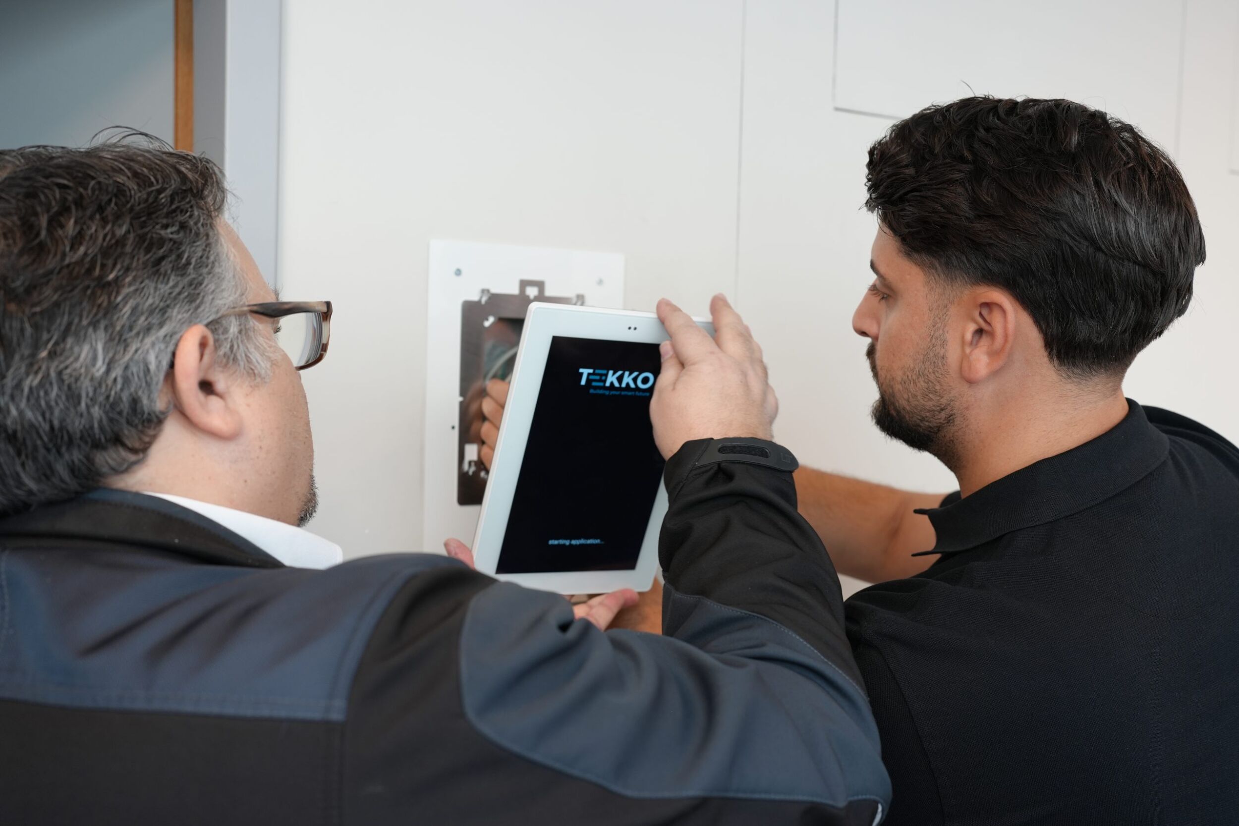 Tekko baut Stützpunktnetzwerk mit Fachbetrieben aus