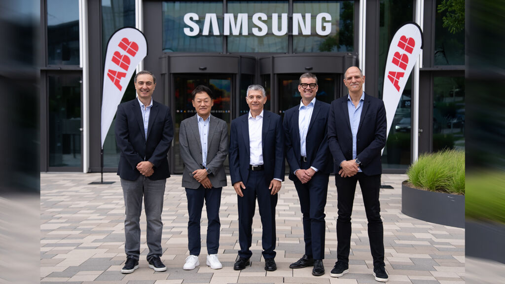 ABB und Samsung vertiefen ihre Zusammenarbeit im Bereich Smart Building: Beim gemeinsamen Kundenevent im Samsung Business Experience Center in Frankfurt präsentierten die Partner die Integration von ABB Ability™ BuildingPro und Samsung SmartThings Pro. Im Bild (v. l. n. r.): Emre Evinc (Director, Head of IoT Business, Europe at Samsung Electronics), Hoon Seol (Executive Vice President and Head of Consumer Electronics Division at Samsung Electronics Germany), Mike Mustapha (Division President, ABB Electrification's Smart Buildings Division), Mark Zwerner (Global Vice President, Strategic Partnerships, ABB Electrification's Smart Buildings Division), Dr. Thorsten Böker (Director Business Development at Samsung Electronics Germany)