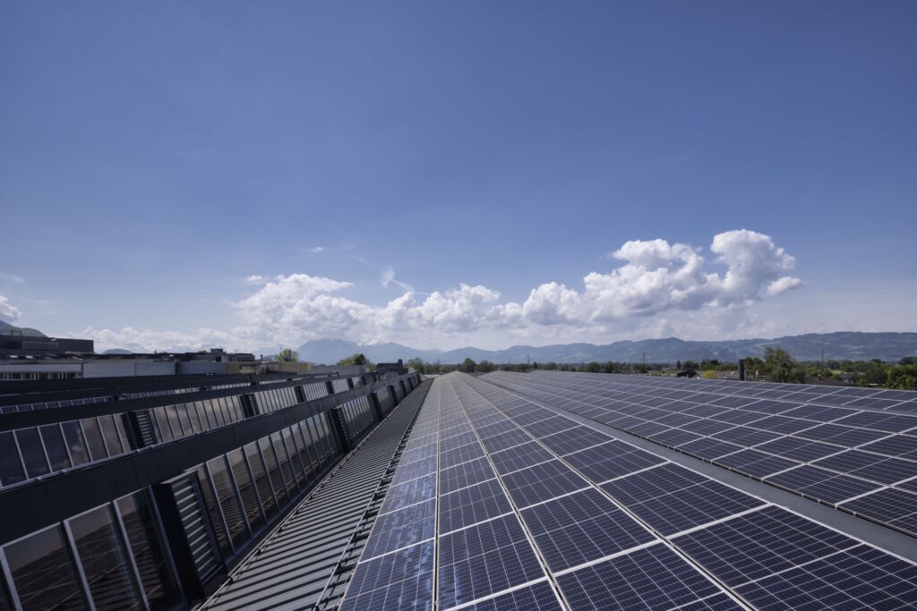 Am Sitz in Dornbirn entwickelt Zumtobel u.a. intelligente Beleuchtungsl&ouml;sungen mit dem Fokus auf Energieeffizienz, Nachhaltigkeit und Lichtqualit&auml;t.