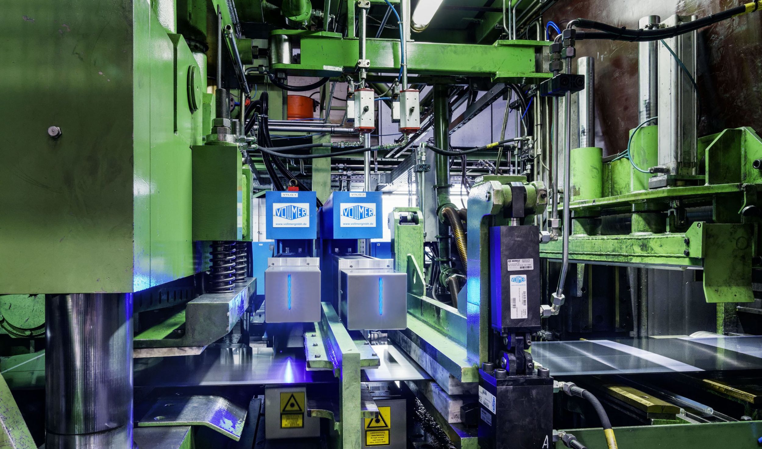 Fachartikel: Fertige Energieketten in Lasermessgeräten für Walzwerke