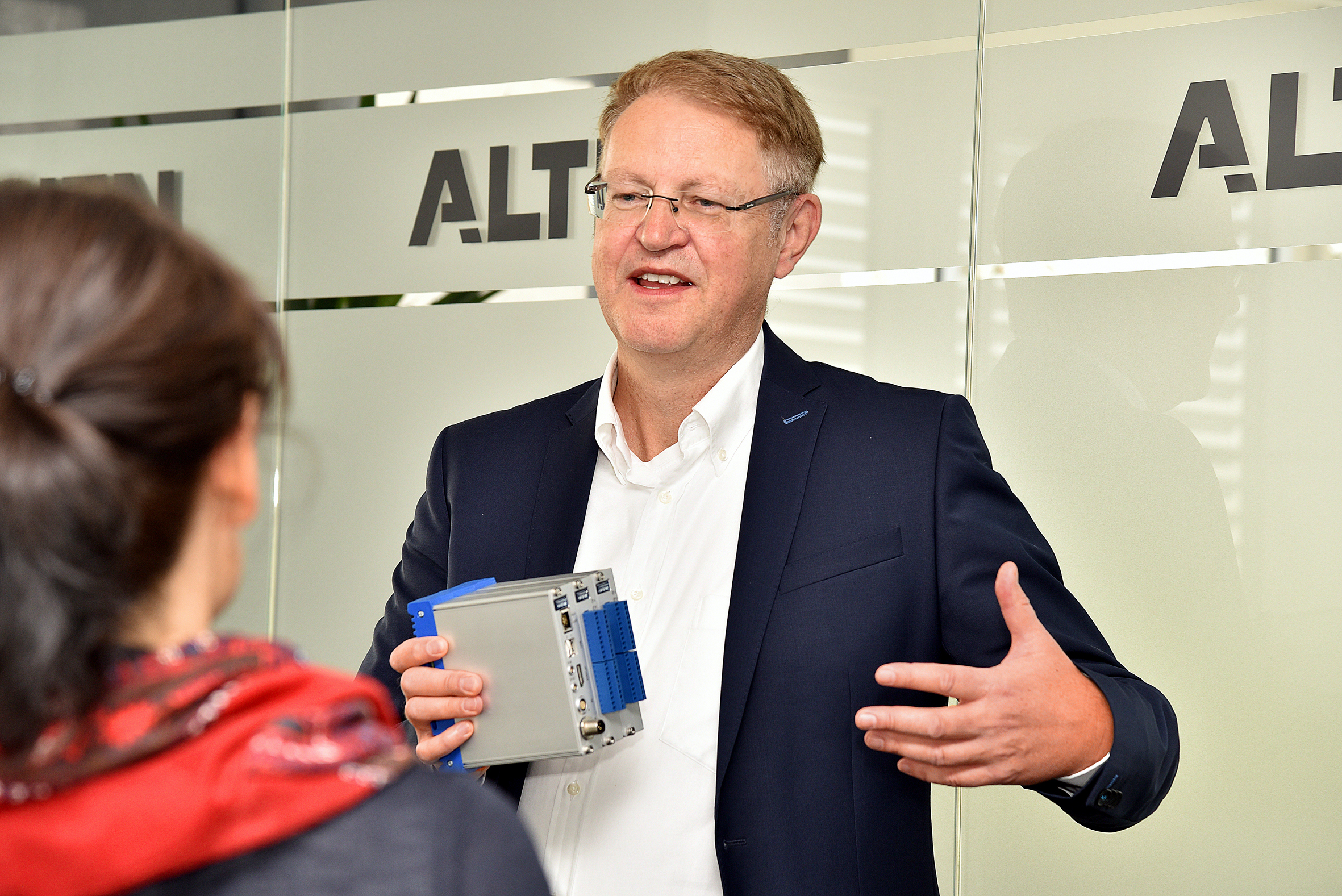 dima-Interview: "Die beste Lösung ist nicht automatisch die komplexeste" Peter Rohrmann, Director New Business Development beim Mess- und Sensortechnikspezialisten Althen: "Die nachträgliche Digitalisierung bereits vorhandener Sensoren und Messtechnik lässt sich teilweise auch mit kostengünstigen Produkten effektiv durchführen