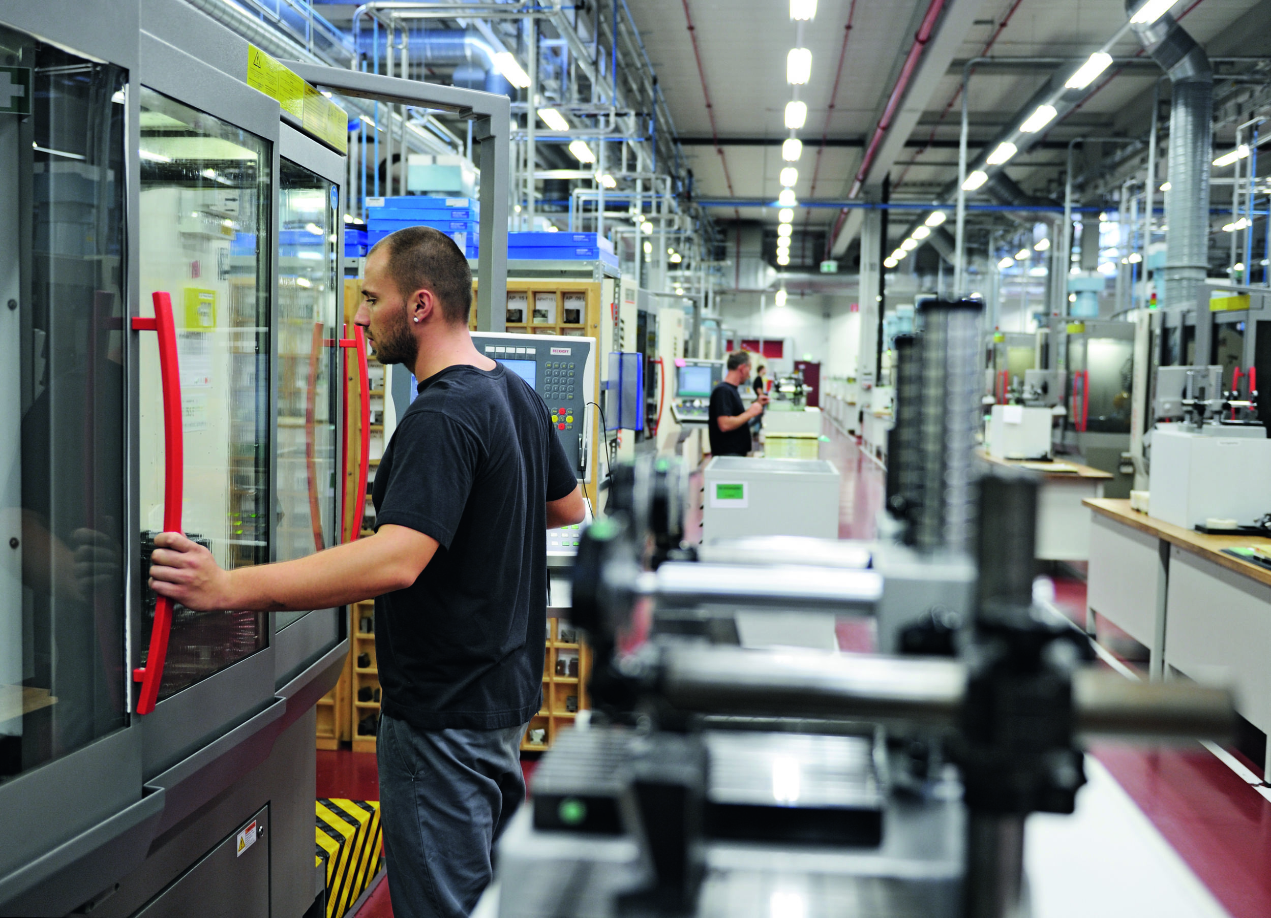 Megatrends im Maschinenbau: Unter anderem bieten vernetzte und flexiblere Zerspanungsmaschinen metallbearbeitenden Unternehmen zahlreiche M&ouml;glichkeiten f&uuml;r mehr Produktivit&auml;t. Bild: Krasser Fotografie/Walter AG