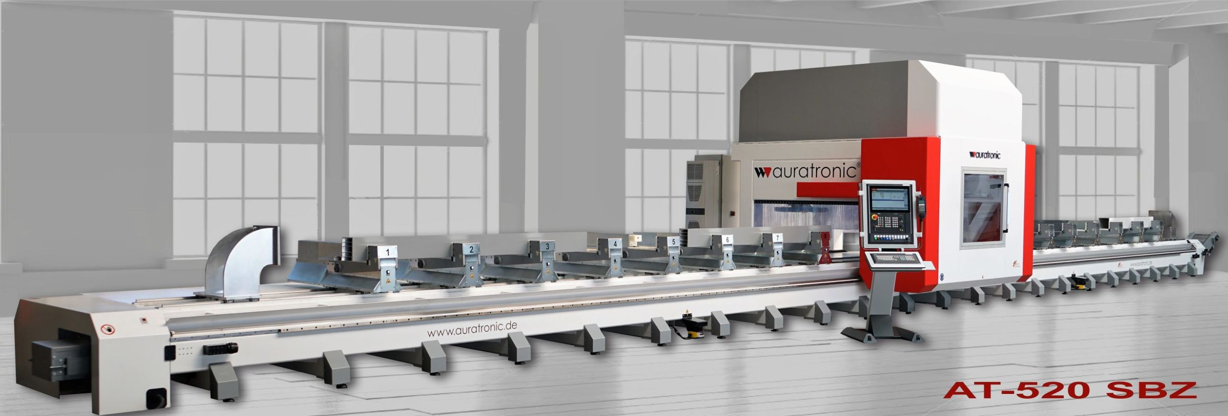 Die neue CNC-Bearbeitungsanlage f&uuml;r bis zu 18m lange Aluminiumprofile ist hoch automatisiert und zugleich extrem flexibel.
