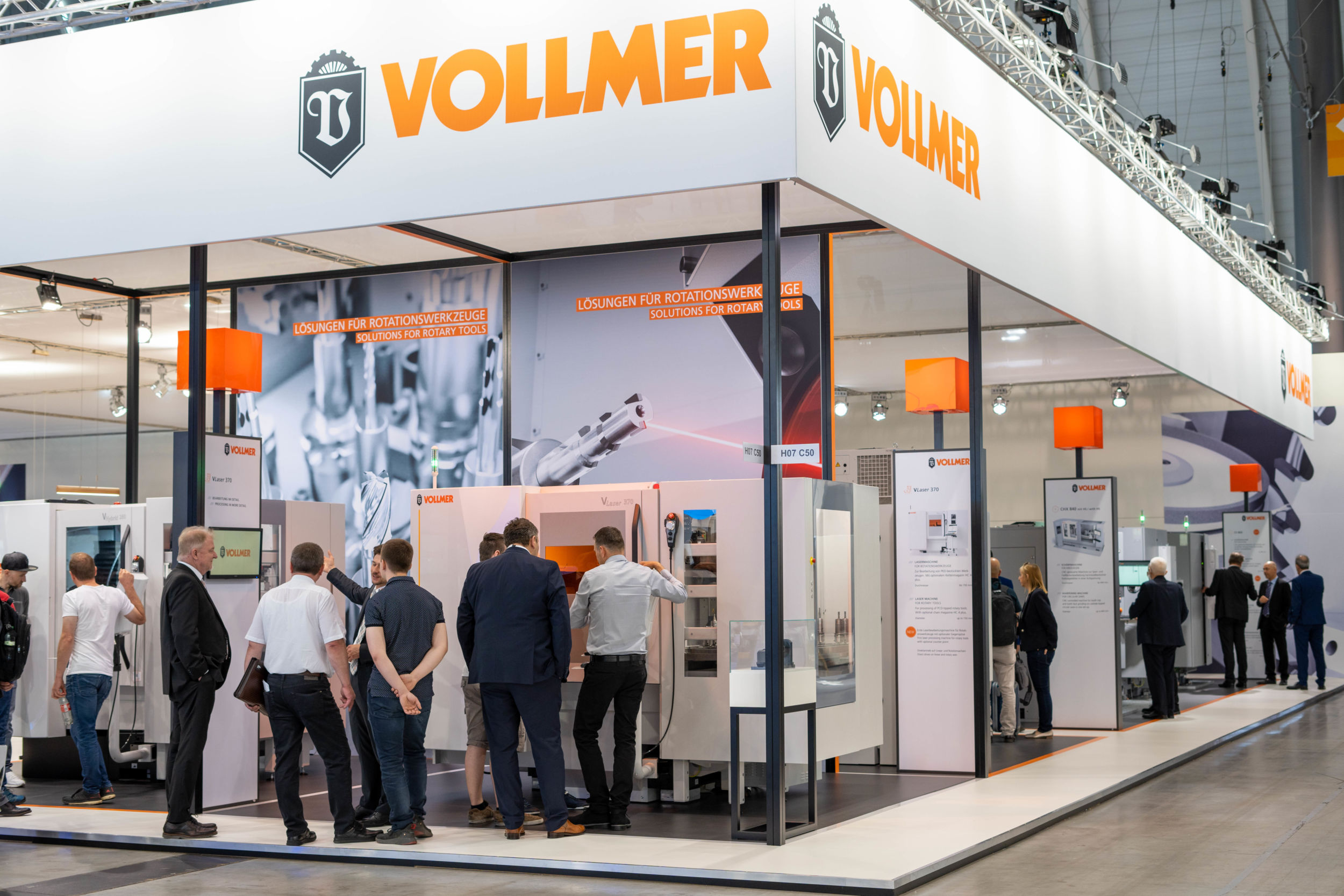 Schärfspezialist auf der AMB Auf der Stuttgarter Fachmesse AMB 2022 zeigt Vollmer der internationalen Metallindustrie seine Schärfmaschinen und Services für die effiziente Bearbeitung von Rotationswerkzeugen, die aus Hartmetall bestehen oder mit PKD bestückt sind.