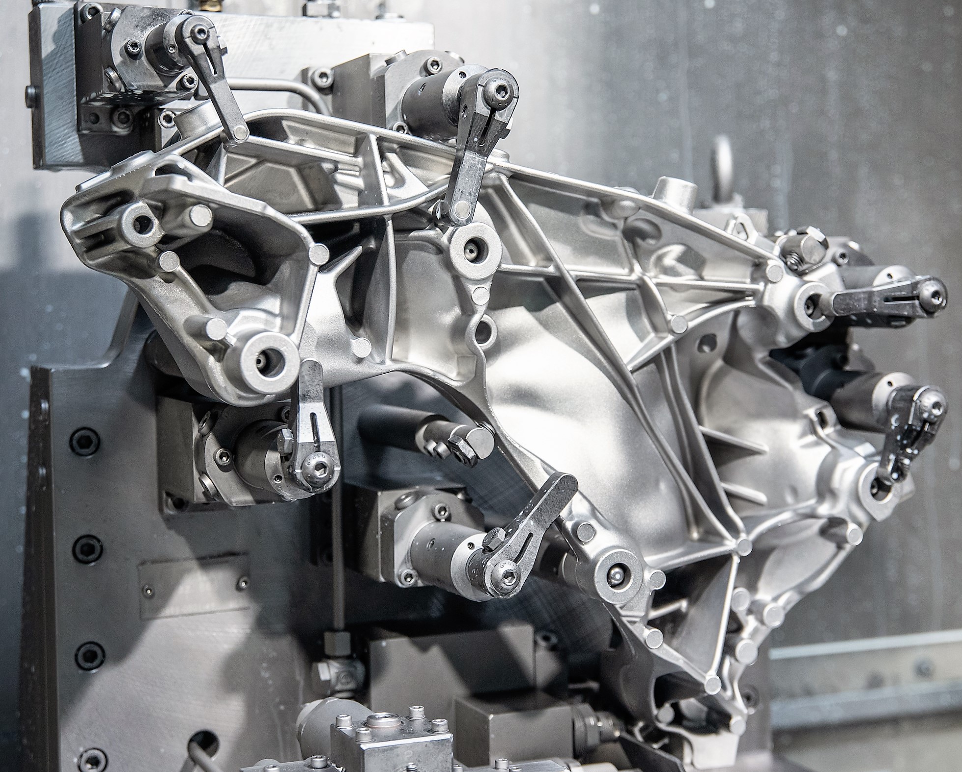 Fachartikel: Moderne Spanntechnik sorgt für Tempo