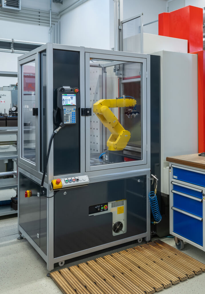 Bestehende Abl&auml;ufe verbessern: Das Baukastensystem der modularen Roboterzelle passt sich jedem Produktionsspektrum an. 