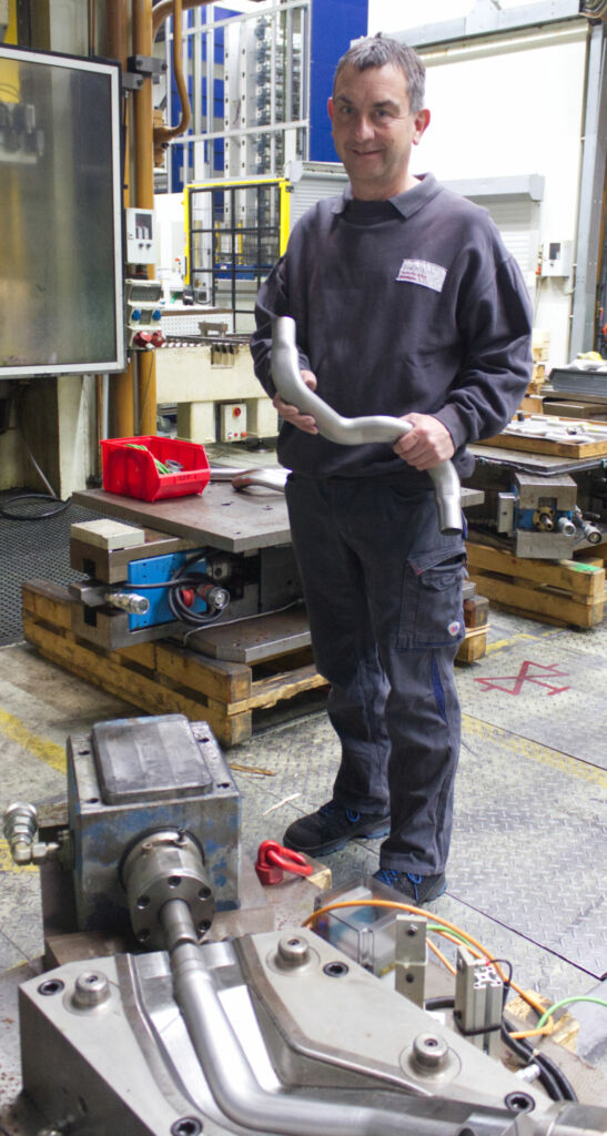 Olaf Biedermann - Elektrotechniker in der Instandhaltung von Fischer Hydroforming: "Die Lösungen haben sich bewährt. Mittlerweile sind insgesamt 18 Werkzeuge mit den Hochleistungslichtschranken ausgestattet."