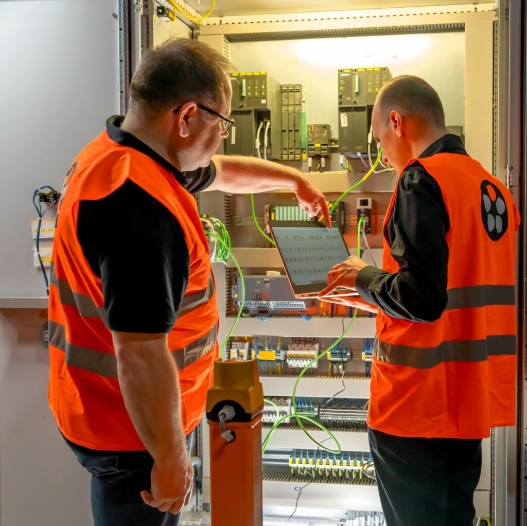 Den Health Check Service f&uuml;hren Lapp Experten durch. Er umfasst unter anderem eine
Abnahme oder Vorsorgeuntersuchung f&uuml;r Maschinen und Netzwerke. 