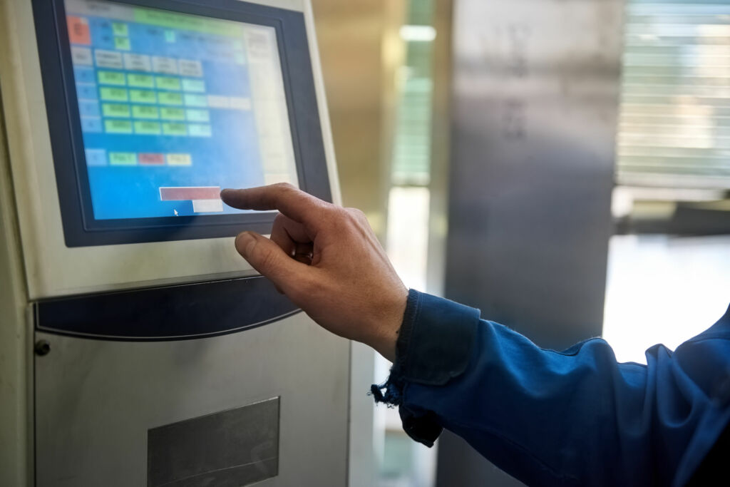 Ob neue Fabrik oder Altanlagen: Mit dem passenden Ansatz k&ouml;nnen alle Fertigungsbetriebe digitale L&ouml;sungen gewinnbringend einsetzen. 