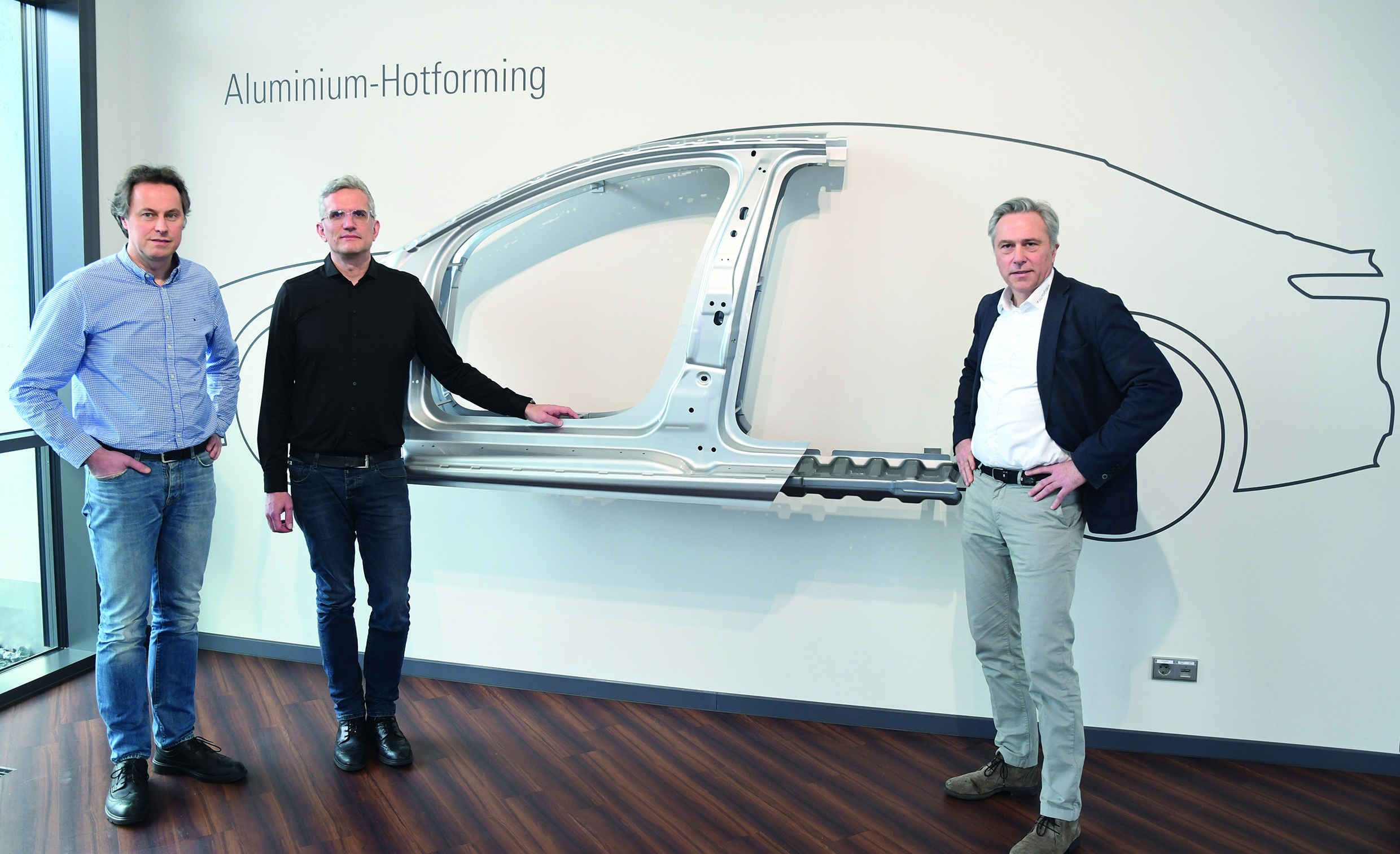 Sind davon &uuml;berzeugt, dass es dank AutoForm noch jede Menge Reserven gibt (von links): Thorsten Junge und Marc Schweizer, beide vom Business Development bei der Fischer Group, mit Sales Director Thomas Bauer von AutoForm.