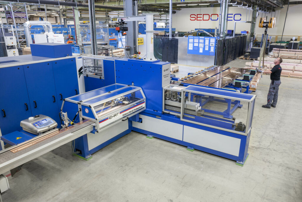 Die Entwicklung und Fertigung des innovativen Mittelst&auml;ndlers findet in Deutschland statt. Dabei kommen die Mitarbeitenden aus vielen L&auml;ndern - und somit die Kompetenz aus der ganzen Welt. 