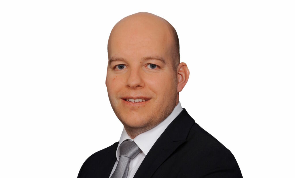 Autor: Benjamin Fiene, Mitarbeiter im Produktmanagement Communication Interfaces bei Phoenix Contact Electronics in Bad Pyrmont: „Kontaktlos, kompakt und robust – NearFi ersetzt stör- und verschleißanfällige Schleifringe.“