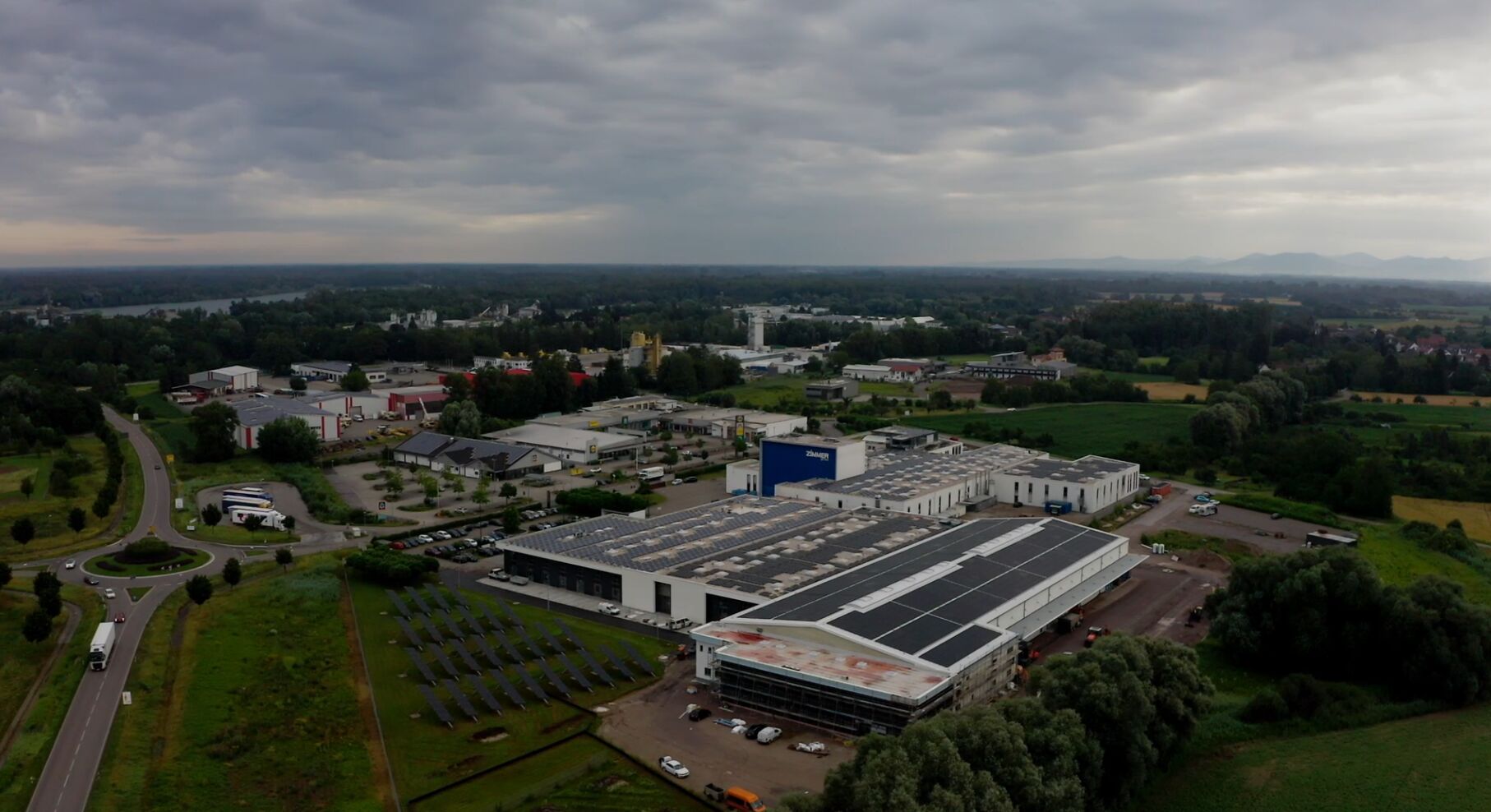 Neue Werkshalle in Rheinau