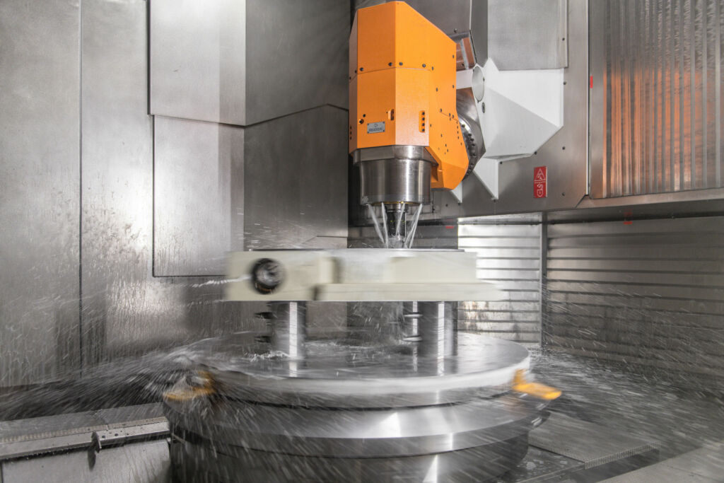 AMF-Nullpunktspannmodule und weitere Ma&szlig;nahmen ert&uuml;chtigen ein Dreh-Fr&auml;s-zentrum f&uuml;r die Komplettbearbeitung der Fibro RT Rundtische in einer Aufspannung. 