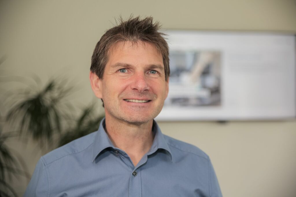 &bdquo;Technik nutzen, Innovationen leben&ldquo; &ndash; unter diesem Leitsatz treibt Daniel Sch&uuml;&szlig;ler, Inhaber und Gesch&auml;ftsf&uuml;hrer von SMP Sch&uuml;&szlig;ler Modell- & Prototypenbau, die Digitalisierung und Automation voran.