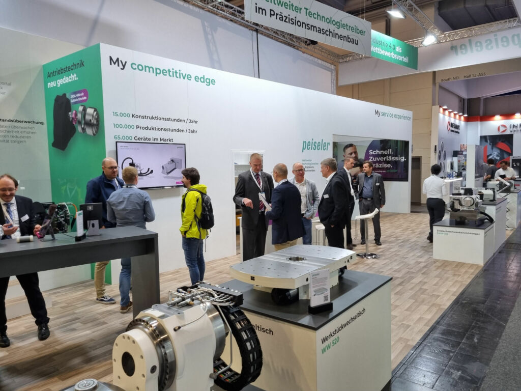 Peiseler-Messestand auf der EMO 2023: F&uuml;r das Unternehmen bietet die Weltleitmesse f&uuml;r Produktionstechnik die geeignete B&uuml;hne, um Technologie und Leistungsf&auml;higkeit einem internationalen Publikum zu pr&auml;sentieren.