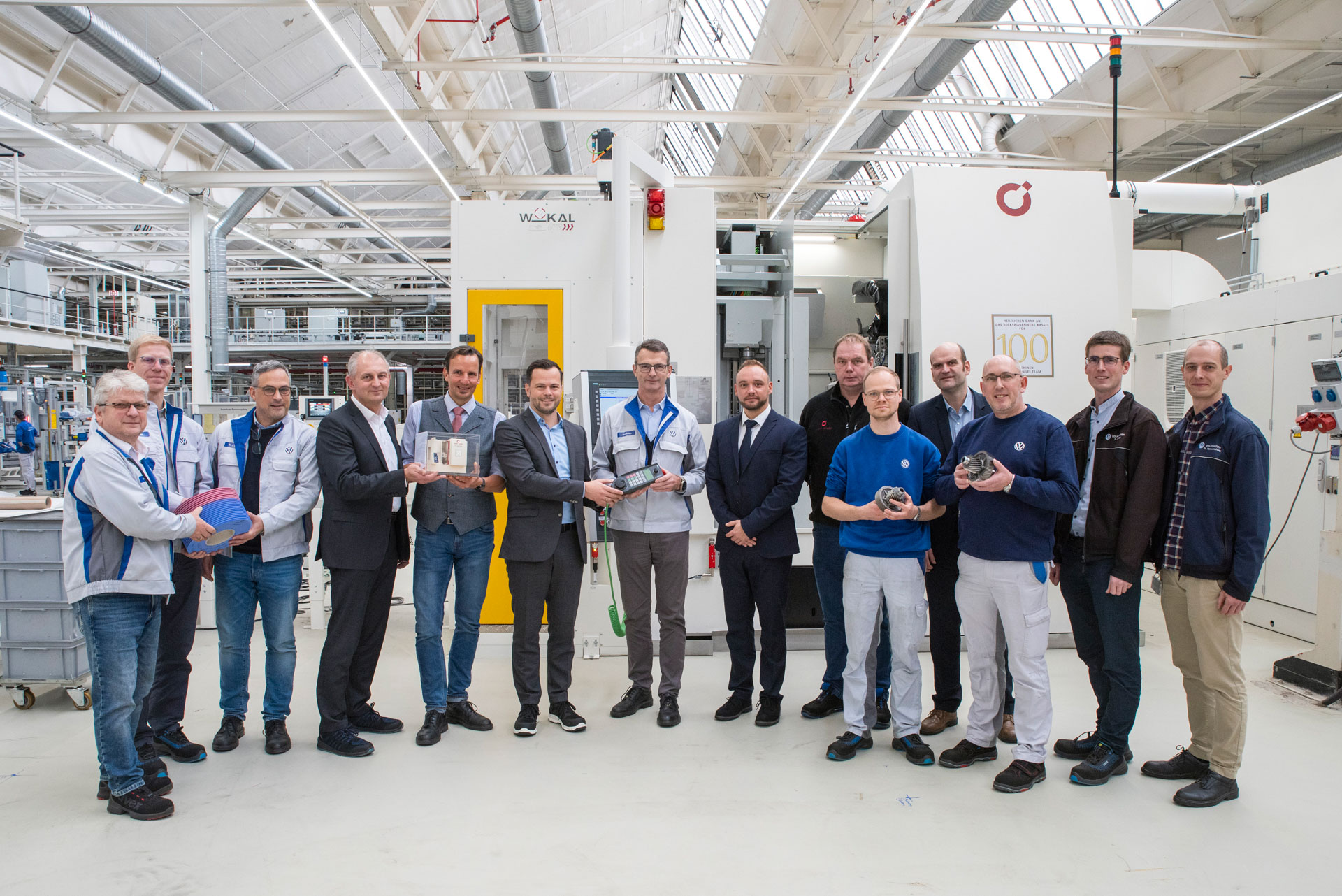 100. Werkzeugmaschine an VW Kassel geliefert