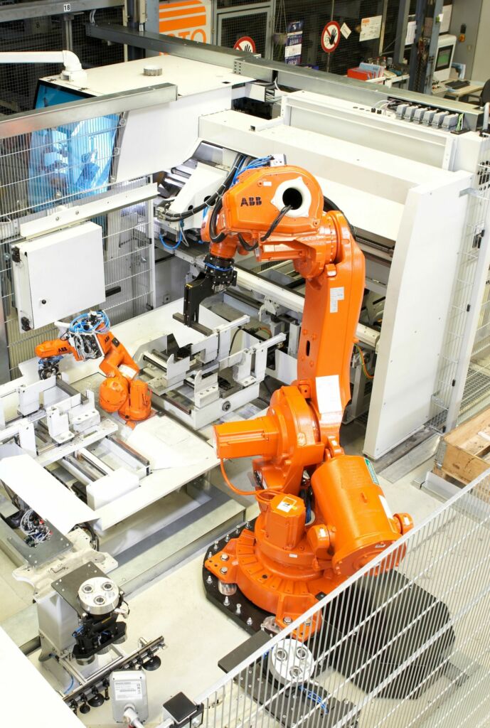 Kastosort ist ein Roboterhandlingsystem zum Palettieren und Kommissionieren von Werkst&uuml;cken direkt an der S&auml;ge.