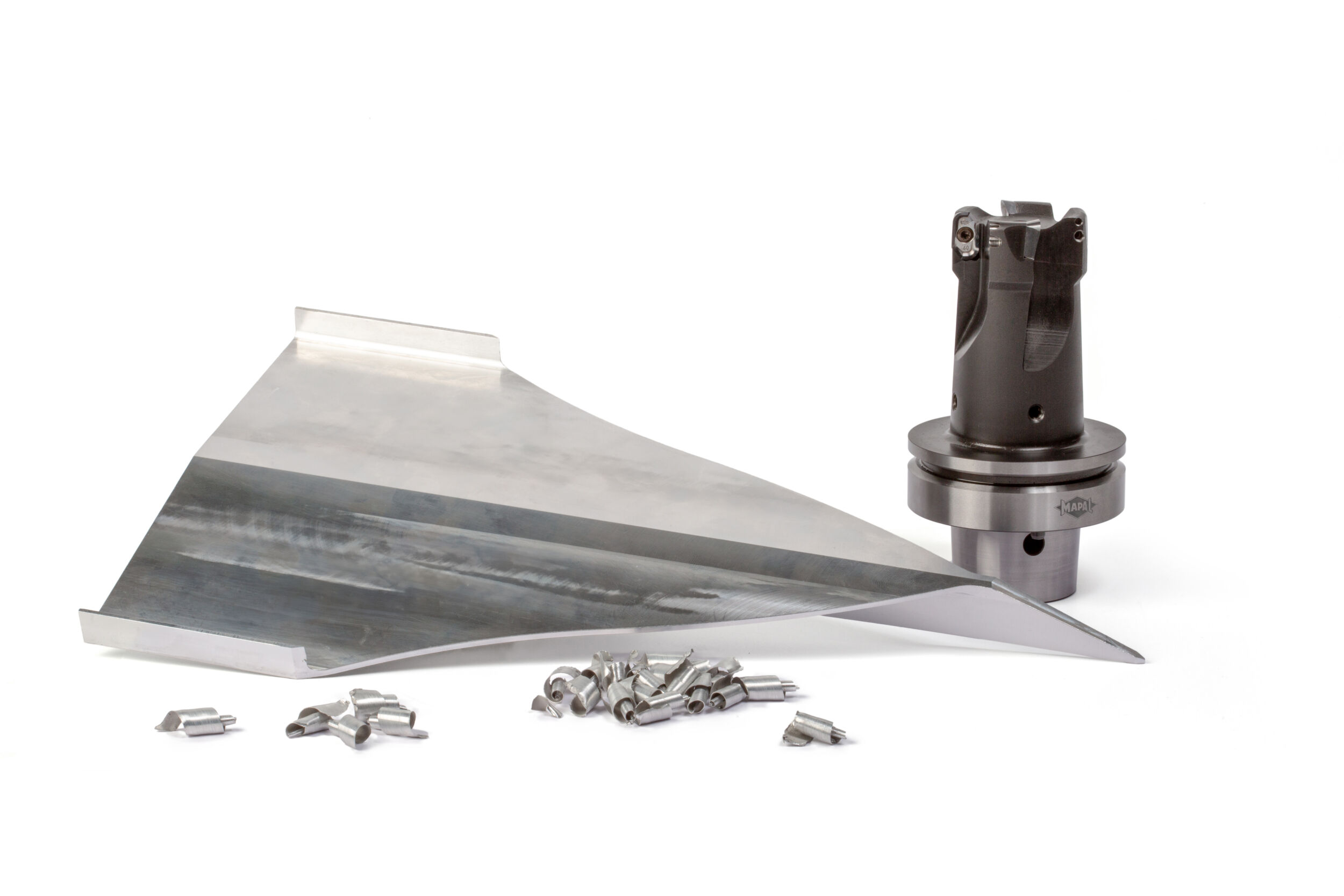 Aluminium mit hohem Wirkungsgrad bearbeiten Zerspanungsraten von mehr als 90 Prozent sind Standard in der Teilefertigung der Luftfahrtindustrie. Der Wendeschneidplattenfräser NeoMill-Alu-QBig von Mapal steht für eine besonders hohe Leistung in der Volumenzerspanung von Aluminium.