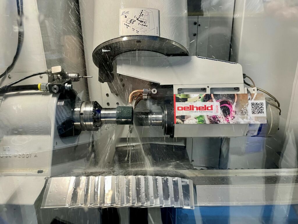 Pr&auml;wema aus Eschwege setzt bei seinen Schleifbearbeitungen unter anderem auf das Hochleistungsschleif&ouml;l SintoGrind TC-X 630 von Oelheld.