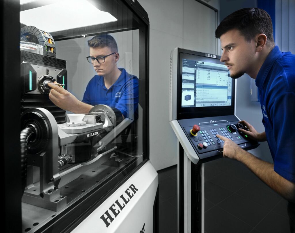 &sbquo;Passion for Production&lsquo;: Mit dem Tokn lassen sich sowohl die F&auml;higkeiten junger Ingenieure und Facharbeiter f&ouml;rdern als auch ihre Leidenschaft f&uuml;r die Produktionstechnologie entflammen.