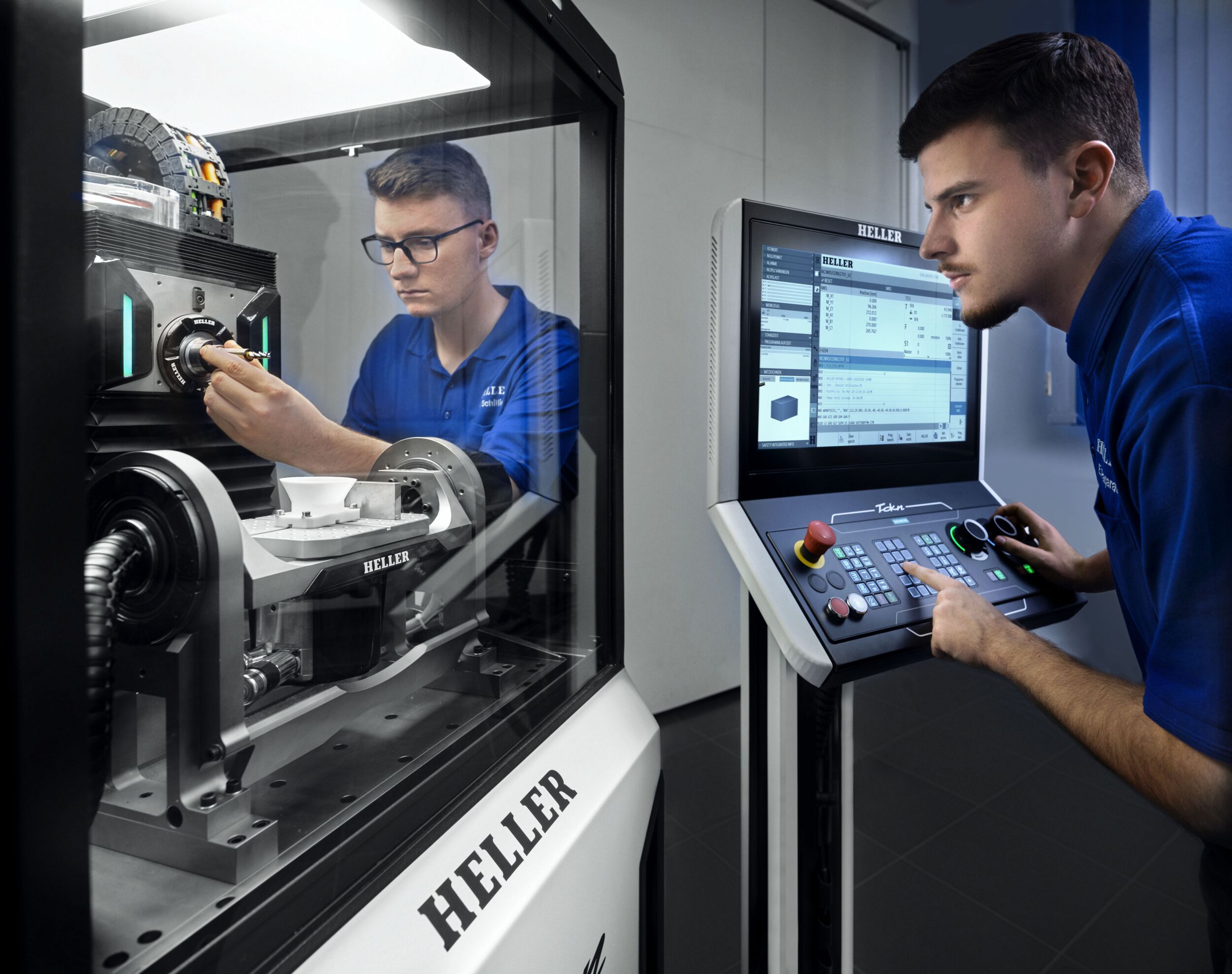 &sbquo;Passion for Production&lsquo;: Mit dem Tokn lassen sich sowohl die F&auml;higkeiten junger Ingenieure und Facharbeiter f&ouml;rdern als auch ihre Leidenschaft f&uuml;r die Produktionstechnologie entflammen.