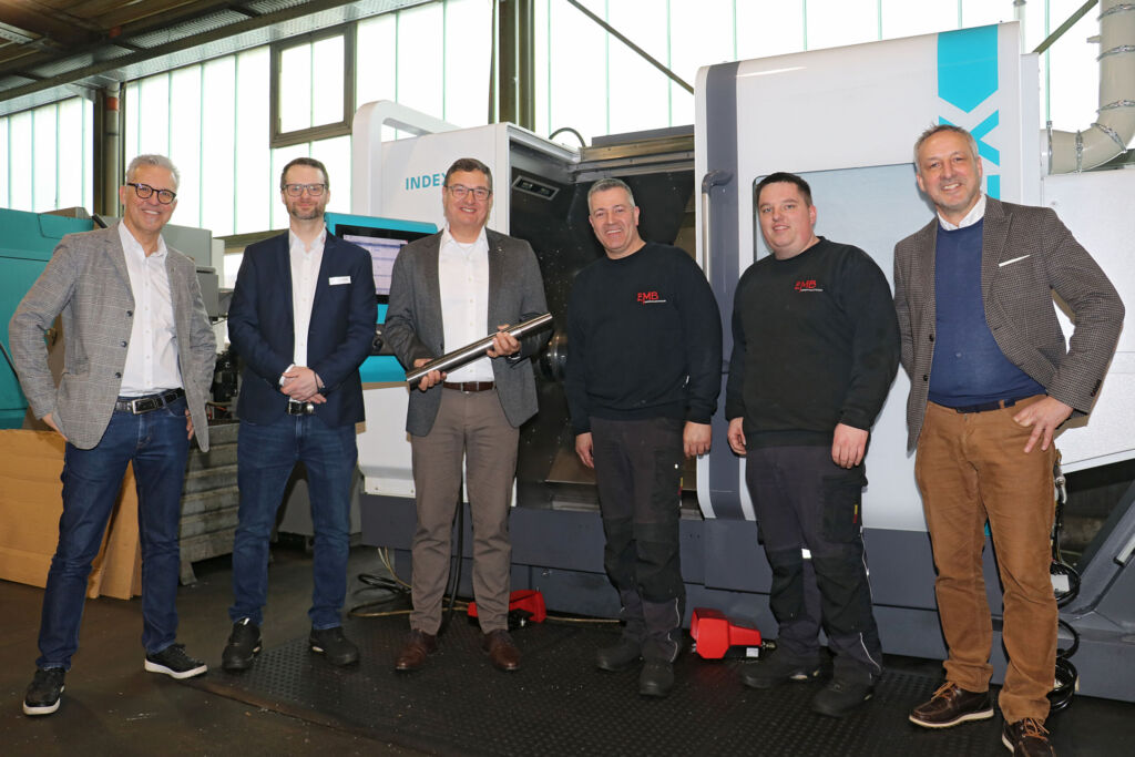 Eine enge und erfolgreiche Partnerschaft: (v.l.) Index Marketingleiter Rainer Gondek mit EMB Einkaufs- und Vertriebsleiter Steffen Dittmann, Index Gebietsverkaufsleiter Carsten Zander sowie EMB-Chef Michael Runkel und Fertigungsleiter Stefan Schäfer, flan