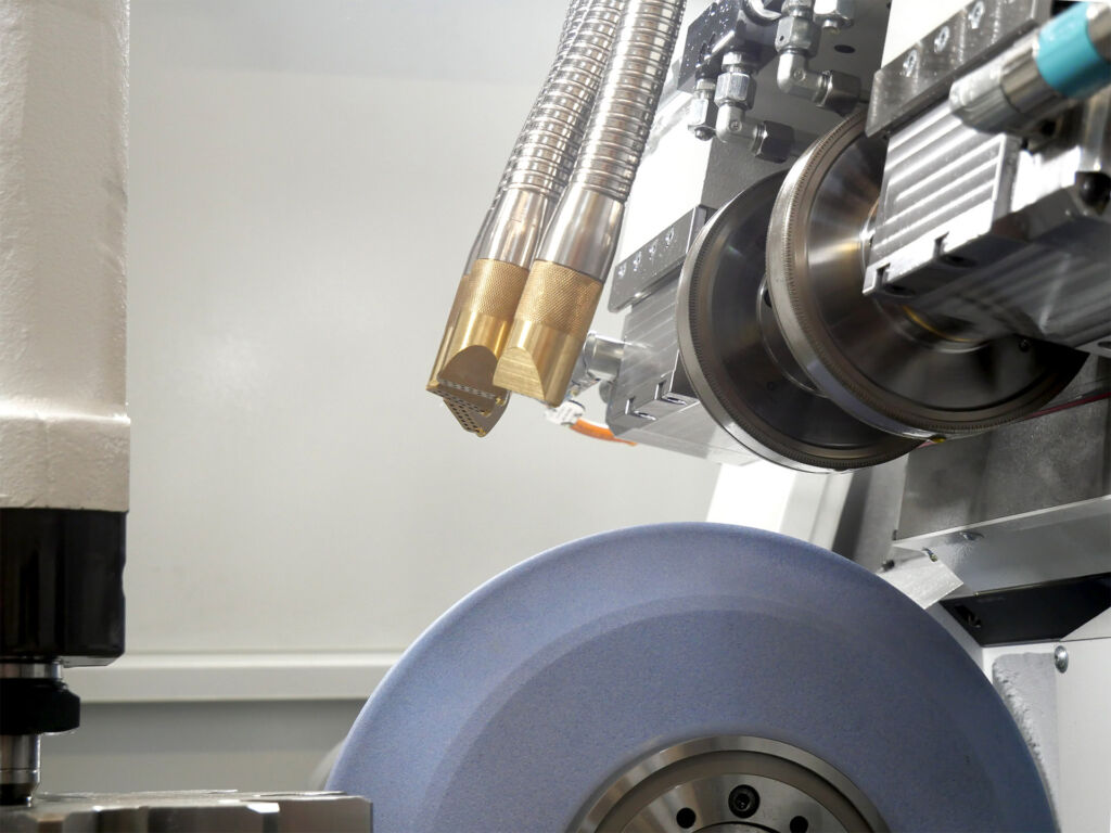 Abrichtwerkzeuge im Einsatz beim Schleifprozess 