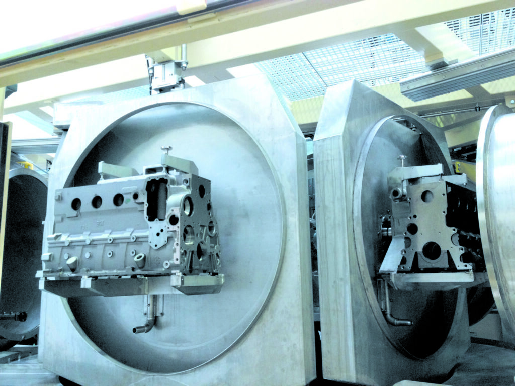 Die Reinigungsanlagen k&ouml;nnen Teile mit einem Gewicht von 100g bis zu 1.000kg s&auml;ubern. 