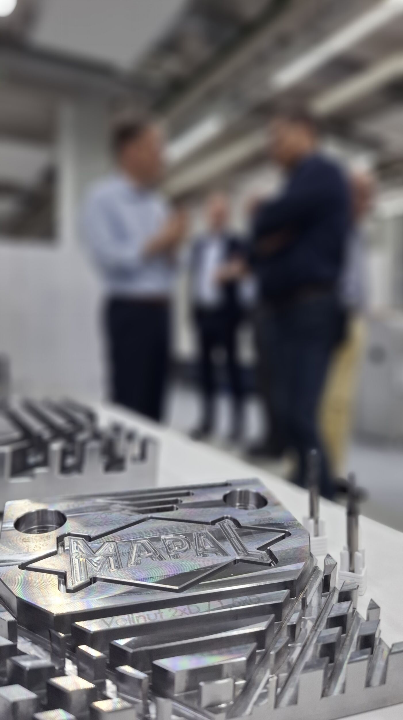 dima 'vor Ort' beim Pr&auml;zisionswerkzeughersteller in Aalen: Mit der dritten Generation des OptiMill-Uni-HPC kombiniert Mapal die Anforderungen Stabilit&auml;t, Verschlei&szlig;festigkeit und Flexibilit&auml;t mit der h&ouml;heren Z&auml;higkeit eines neu entwickelten Schneidstoffs.