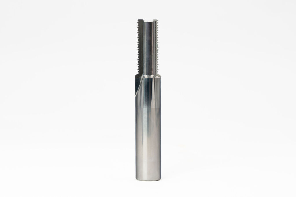 Mit der Vollmer Lasermaschine VLaser 370 lassen sich Gewindefr&auml;ser mit Durchmessern von 8mm (links, Z3) oder 13mm (rechts, Z3) hocheffizient bearbeiten. 