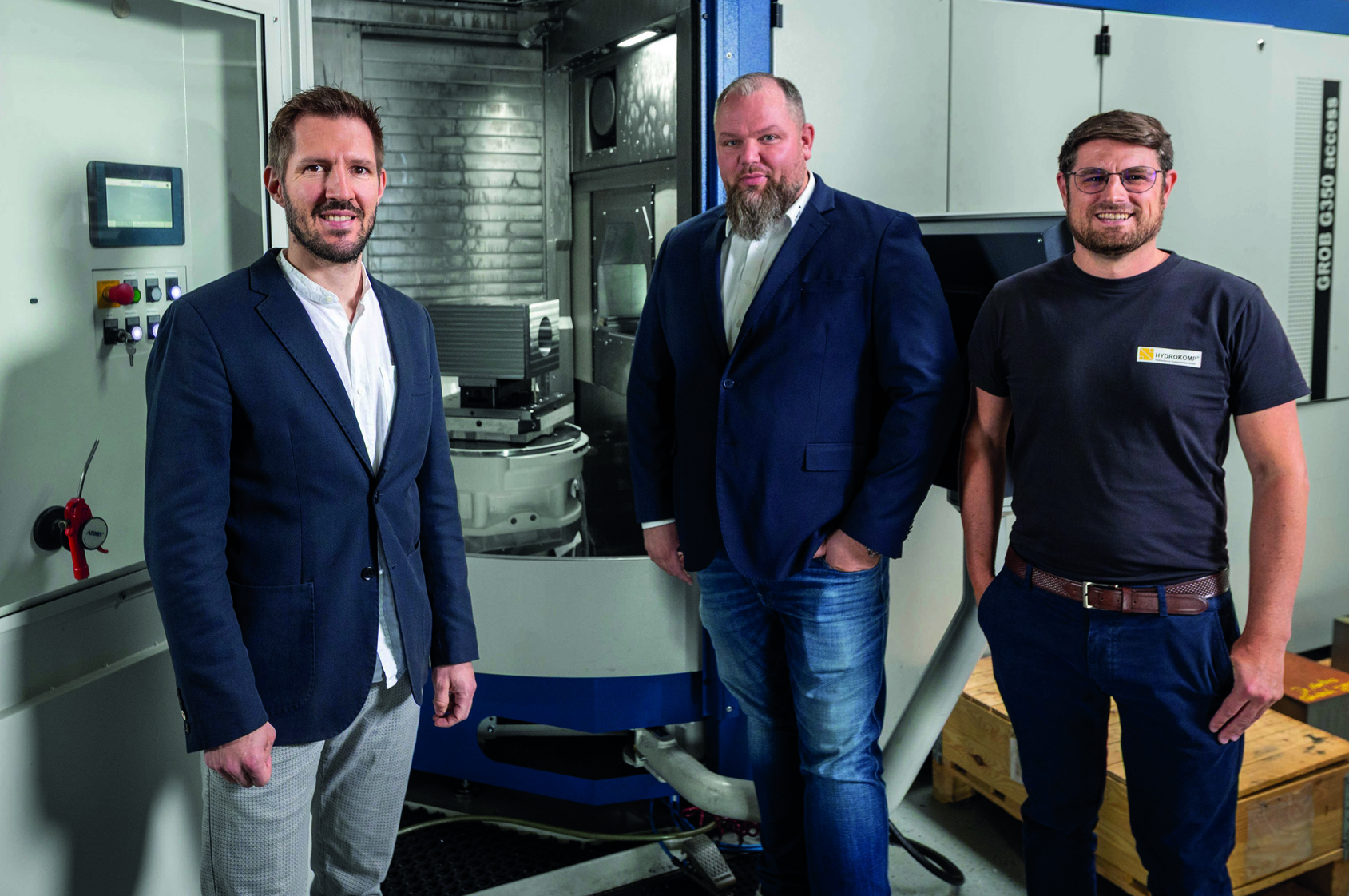 Immer auf Augenh&ouml;he (v.l.): Dr. Friedrich Freund (Gesch&auml;ftsf&uuml;hrer Hydrokomp), Marcel Bongers (Au&szlig;endienst und Vertrieb HWR) sowie Hydrokomp-Fertigungsleiter Michael Hofmann