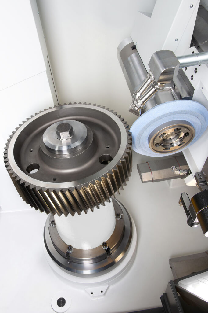 Mit der KNG 5P expert
lassen sich Werkst&uuml;cke 
mit einer Verzahnungsbreite 
bis zu 670mm bearbeiten. 