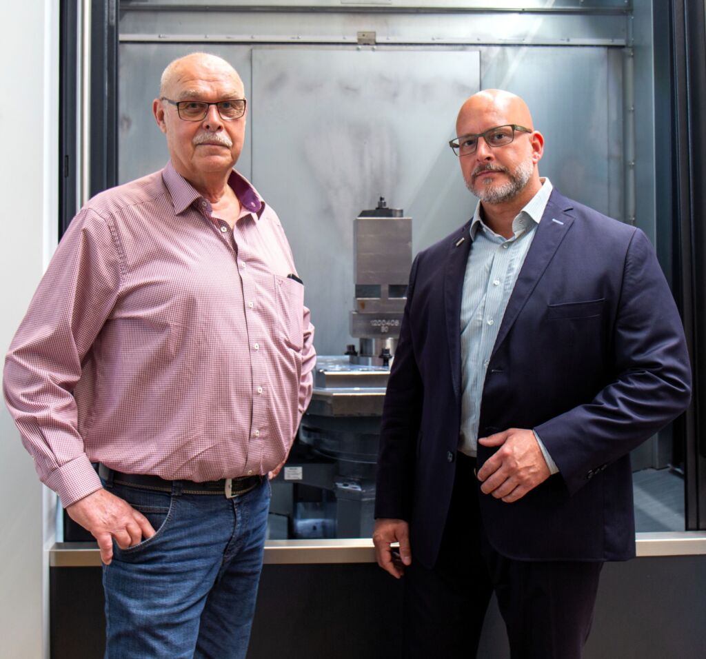 Partnerschaftliche Zusammenarbeit in der Digitalisierung seit 1994 &ndash; im Bild: Gesch&auml;ftsf&uuml;hrer Emmerich Nagy (l.) und Sascha Utech, Coscom Area-Manager