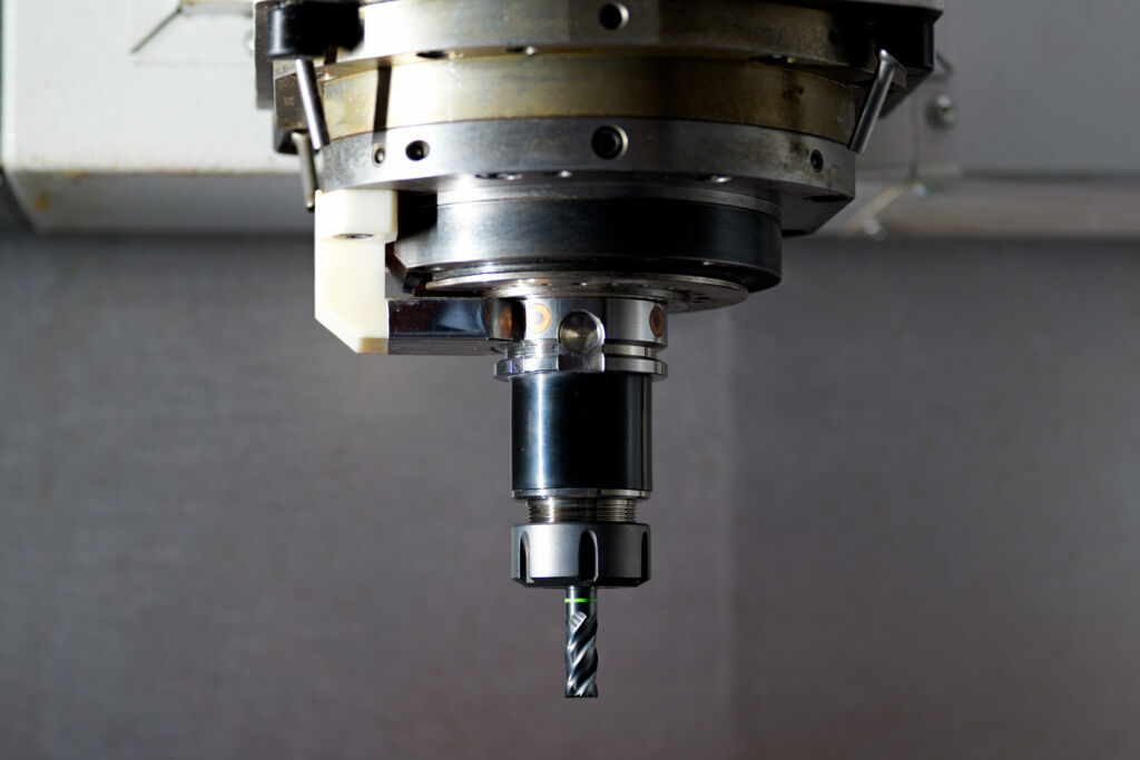 Der intelligente Werkzeughalter smartTool befähigt mithilfe von neuartiger Sensorik zu einer robusten Überwachung von Werkzeug- und Werkstückzuständen.