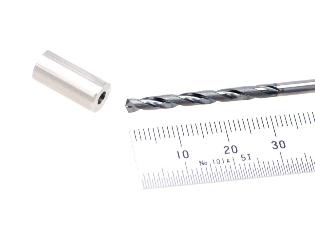 Bei L&auml;ngen von 4xD und 10xD, Durchmessern von 0,5 bis 3,0mm und Abstufungen von 0,01mm sind die Vollhartmetallbohrer AD-Micro in 502 Ausf&uuml;hrungen als Standard ab Lager verf&uuml;gbar. 