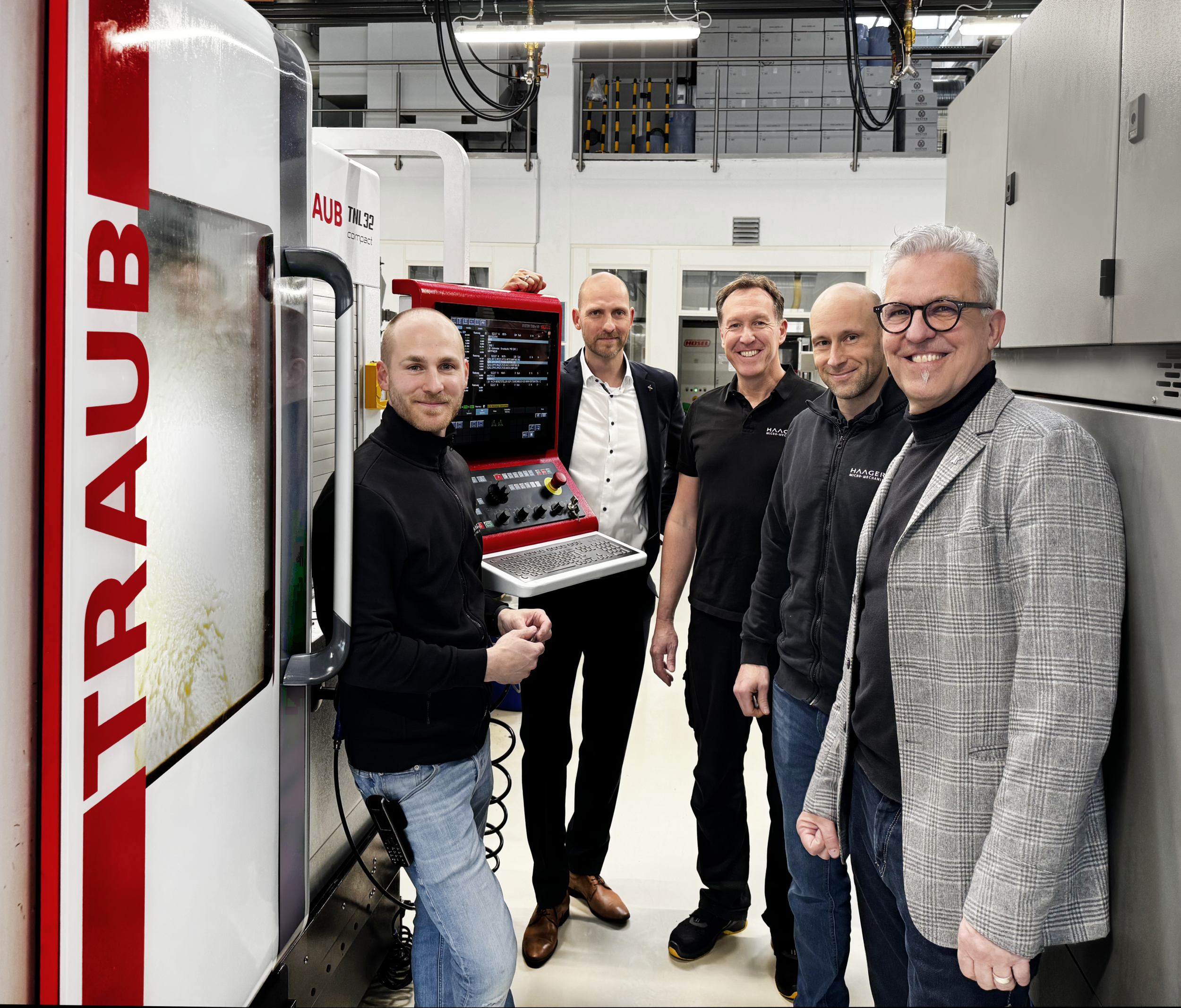 Je anspruchsvoller die Zerspanungsaufgabe, desto motivierter das Haager-Team (v.l.): Christian Sherebak, Innovationsmanager Drehen, Marc Fischer, Index Gebietsverkaufsleiter, Fertigungsleiter Markus Arny, Geschäftsführer Lorenz Haager und Index Marketingleiter Rainer Gondek.