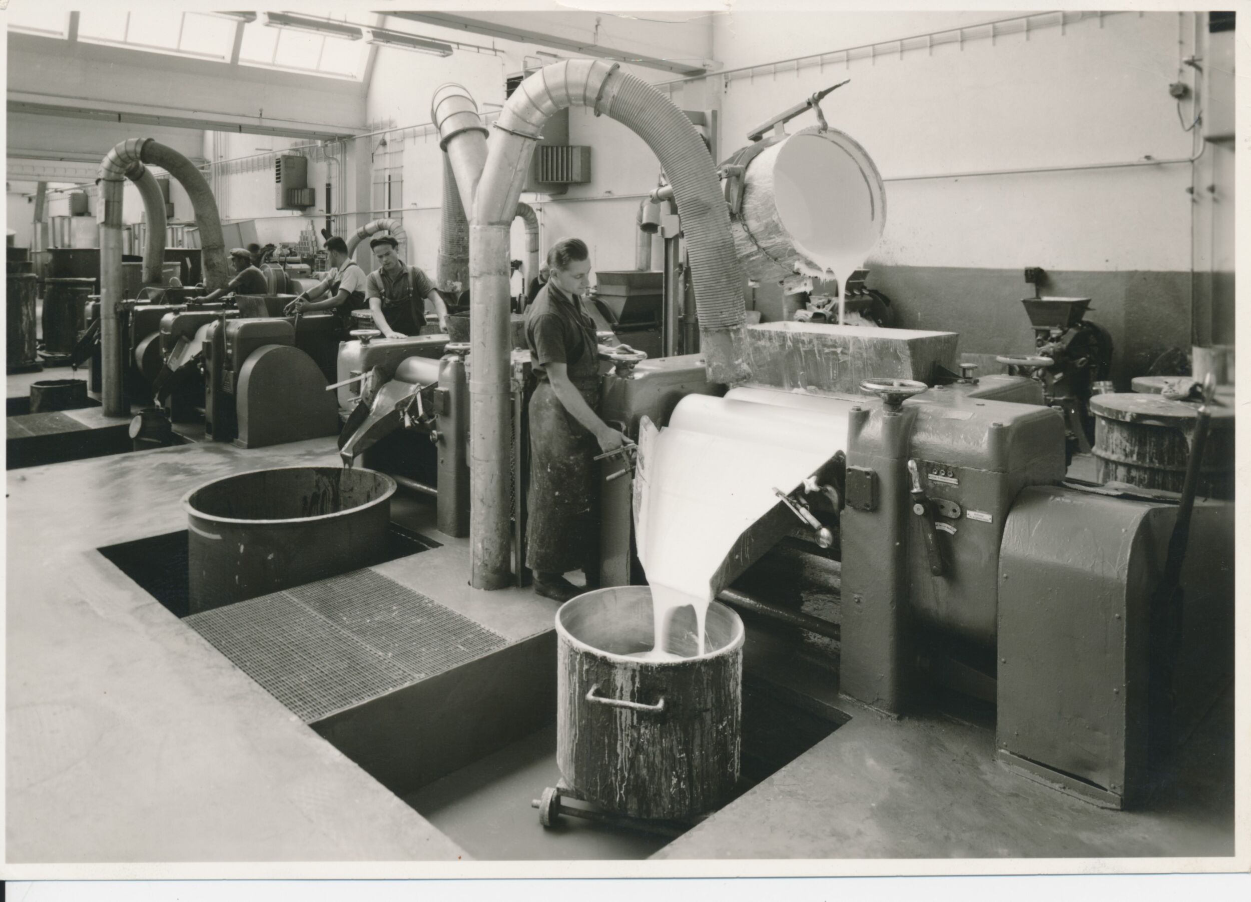 Ein Jahrhundert Farbe, Fortschritt und Familiengeist