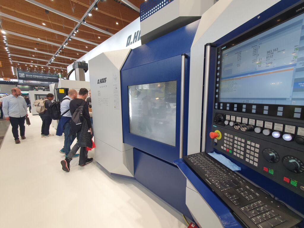 &Uuml;ber 430 Aussteller nutzen die GrindingHub vom 5. bis zum 8. Mai in Stuttgart zur Pr&auml;sentation ihrer Produkte und L&ouml;sungen sowie den wichtigen direkten pers&ouml;nlichen Austausch. Bild: TeDo Verlag GmbH