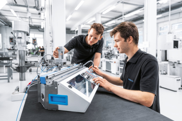 Kernstück der Grundlagenausbildung bei Festo Didactic ist der SkillsConveyor – eine modulare Lösung für Automatisierungstechnik und Mechatronik.