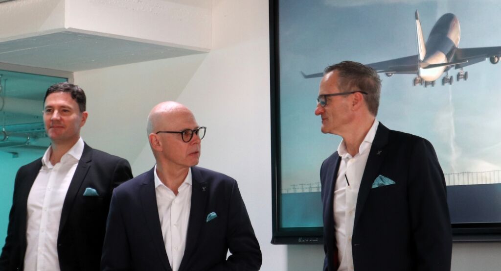 In Startposition zur Pressekonferenz (von links): Roberto Deger, Kaufmännischer Geschäftsführer, Reiner Hammerl, Geschäftsführer Vertrieb und Marketing, und Dr. Dirk Prust, Technischer Geschäftsführer (Vorsitzender), gaben aktuelle Einblicke und stellten sich den Fragen der internationalen Journalisten.