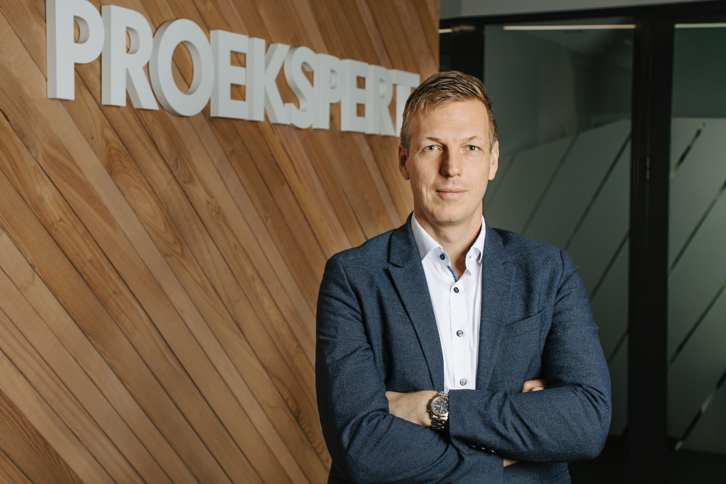 Marco Spielmann, CEO von Proekspert, steht auf Deutsch für Hintergrund- und Erstgespräche bereit (Halle 26, Stand F78) – für Unternehmen, die wissen wollen, wo sie beim CRA konkret stehen und was der nächste Schritt ist.