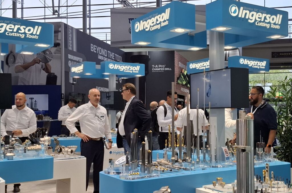 Die Fachleute des Präzisionswerkzeugherstellers stehen auf zahlreichen Messen und Veranstaltungen, wie hier auf der EMO 2025 in Hannover, als persönliche Ansprechpartner immer direkt zur Verfügung.