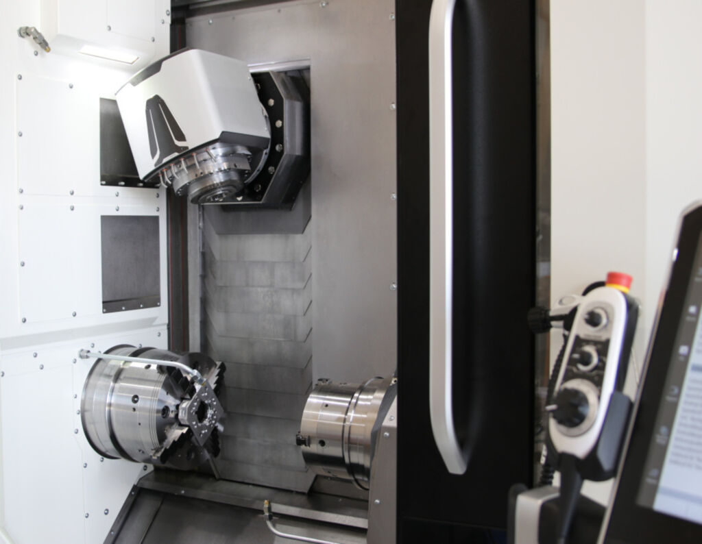 F&uuml;r die OP20-Bearbeitung, bei der Dreh- und Fr&auml;sprozesse automatisch kombiniert werden, ist das Rota THW3 2+2 besonders gut geeignet. 