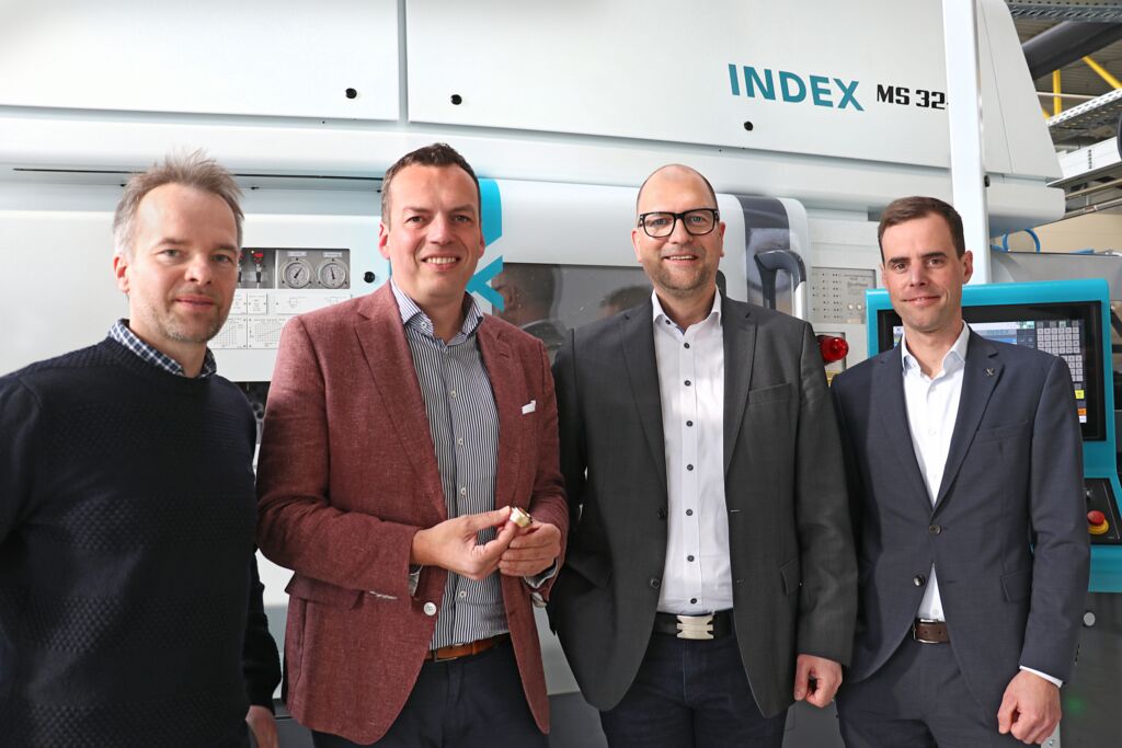 V.l.: Betriebsleiter Sebastian Foltes und Prokurist Andreas M&uuml;llerleile von Firner Trautwein setzen auf die enge Partnerschaft zu Diehl Brass Solutions (vertreten durch Dr. Volker Br&auml;utigam) und Index, vertreten durch Markus G&ouml;bel. 