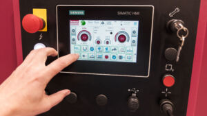 Intelligente und intuitive Maschinensteuerung BehrCtrl10