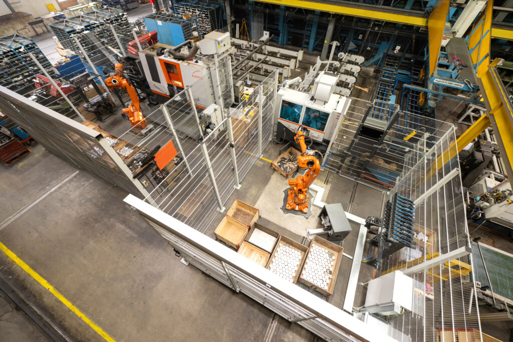 Alles aus einer Hand: Kasto entwickelt und fertigt S&auml;ge, Robotik und Greifertechnik selbst. Das vermeidet komplexe Schnittstellen und bef&auml;higt zu bestens abgestimmten L&ouml;sungen. 
