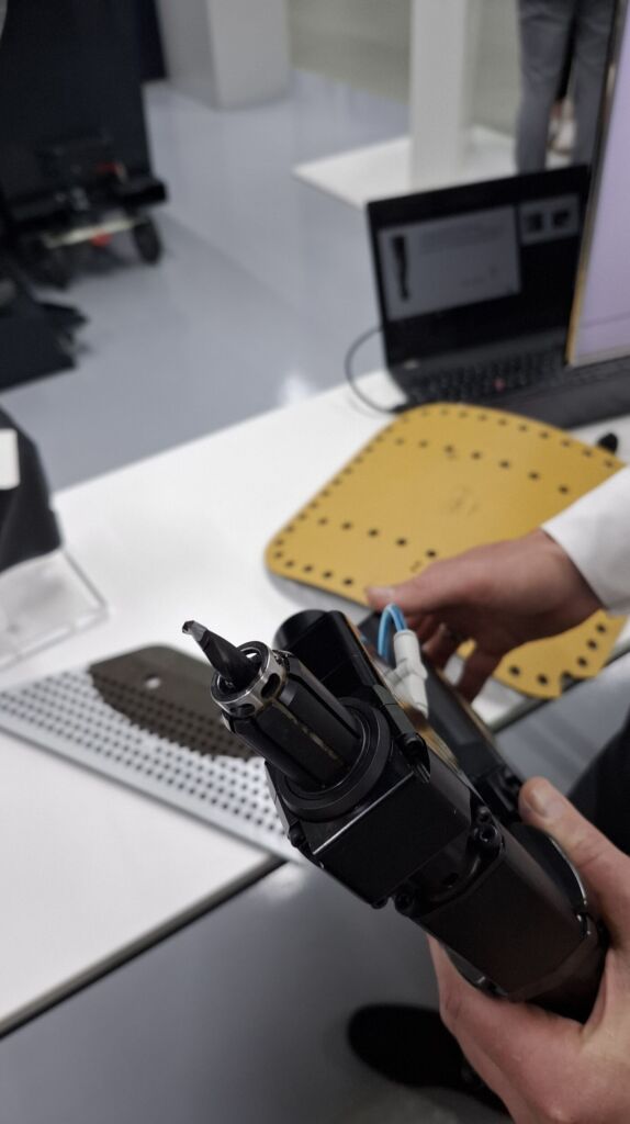 Unter anderem entwickelt für Serienanwendungen in der Luft- und Raumfahrt: Durch seinen selbstschärfenden Effekt erreicht der neue Mega-Drill-Composite-MD-EdgePro eine konstant hohe Bohrungsqualität und signifikant längere Standwege.